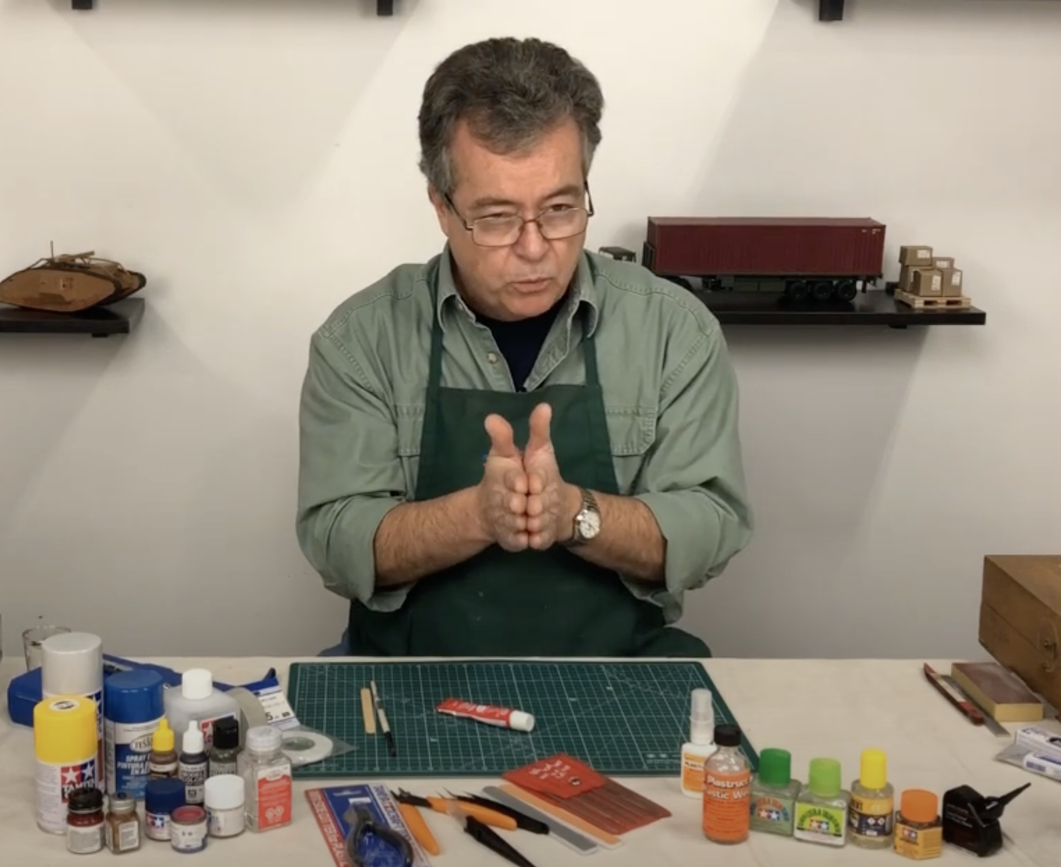 Choosing the Right Glue and Tools for Your Plastic Model Kit