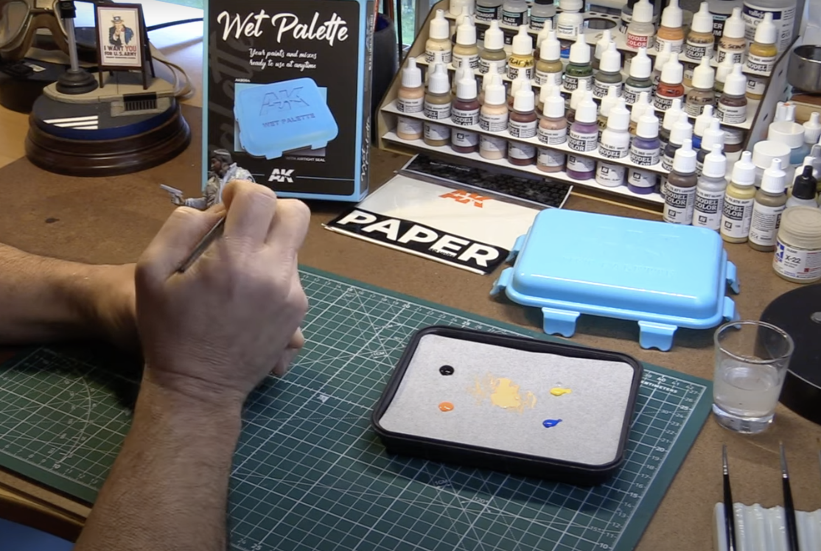 How to Use a Wet Palette for Modeling How to Use a Wet Palette for Modeling